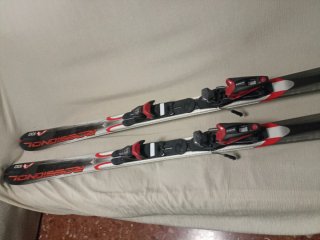 Esquís Rossignol nuevos con fijaciones nuevas