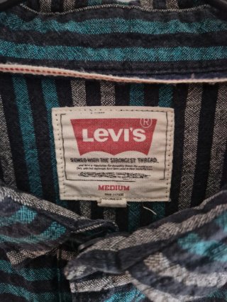Camisa Levi's Talla M Rayas