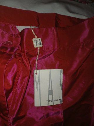 Pantalón MAS rojo sin estrenar Talla 42
