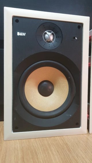 Altavoces B&W 800 Beige y Negro