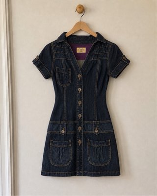 Vestido denim Y2K entallado botones y bolsillos