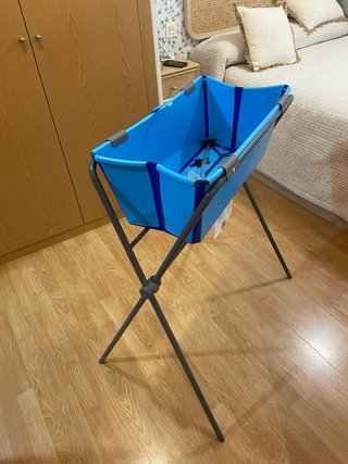 Bañera bebé Stokke con patas