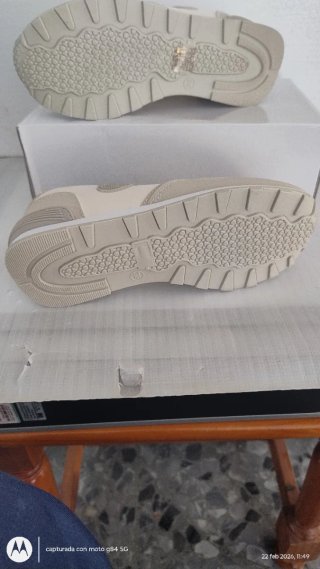 Zapatillas deportivas mujer beige y blanco