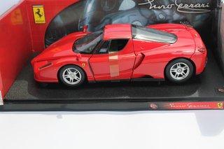 Ferrari Enzo 1:18 Hot Wheels Rojo