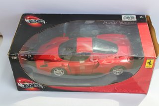 Ferrari Enzo 1:18 Hot Wheels Rojo