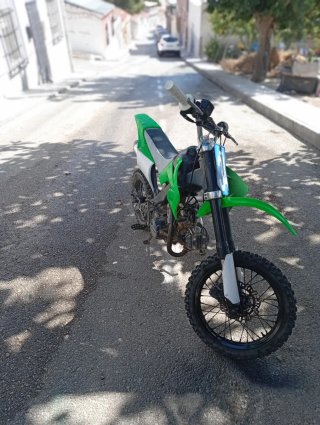 Moto pit bike/Motocross Verde y Blanca