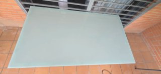 Mesa de comedor /terraza cristal y metal blanca