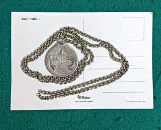 Recuerdo Juan Pablo II: Medalla y Postal año 1982.