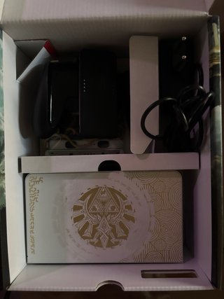 Nintendo Switch OLED Edición Zelda + microSD 64GB
