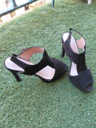 Zapatos de tacón negros