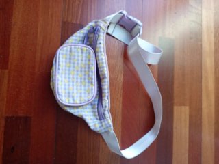 Riñonera infantil con estampado floral