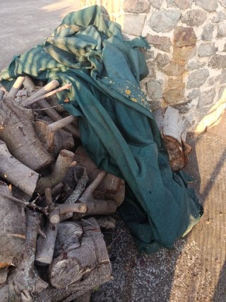 Leña para chimenea o barbacoa