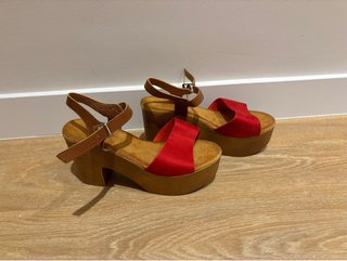 Sandalias rojas plataforma talla 38