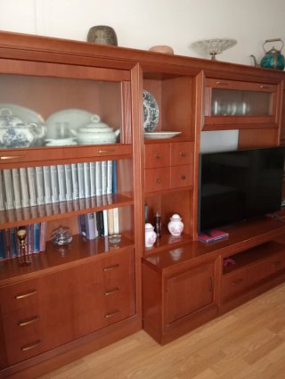 Mueble de salón clásico tipo boiserie