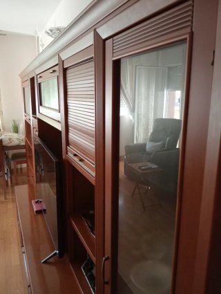 Mueble de salón clásico tipo boiserie