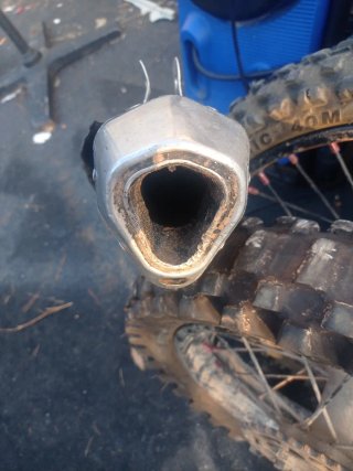 Tubo de escape PGR