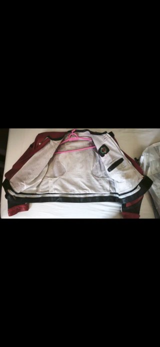 Chaqueta de moto piel roja y blanca