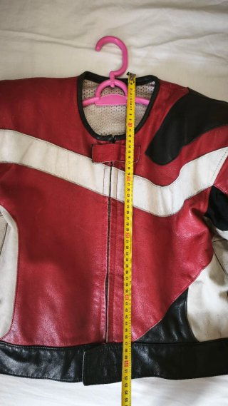 Chaqueta de moto piel roja y blanca