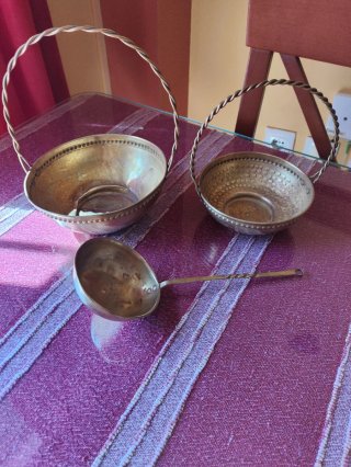 Cesta metálica vintage con asa