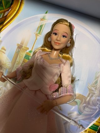 Muñeca Glinda la Bruja Buena