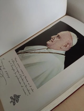 La Santa Biblia, edición de lujo.