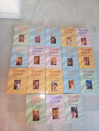 lote de 17 novelas de Amanda Quick