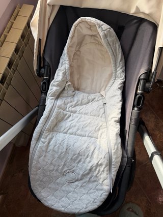 CARRO DE BEBÉ BUGABOO CAPAZO Y SILLA DE PASEO