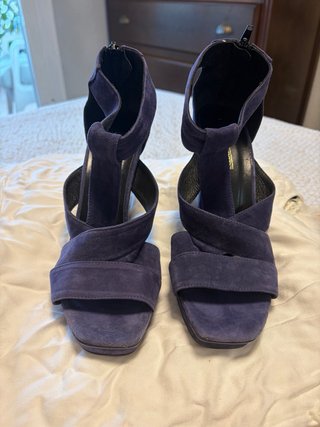 Zapatos de tacón Gloria Ortiz piel morado
