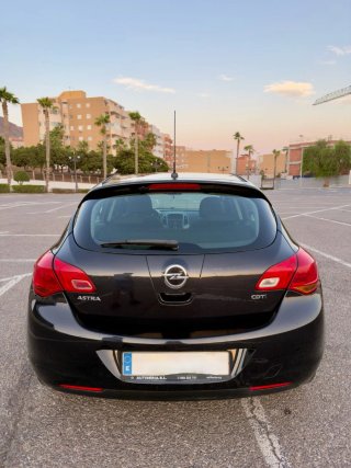 Opel Astra 2012