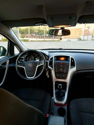 Opel Astra 2012
