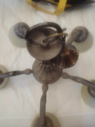 Lámpara de metal dorada 5 brazos