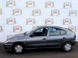 1142386 paragolpes del renault megane i berlina