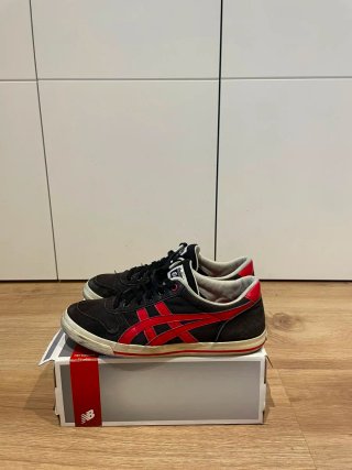 Asics Rojas y Negras