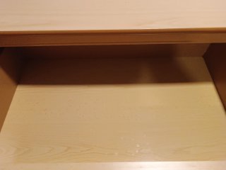 Cajonera de madera clara