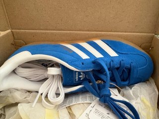 Adidas Gazelle Azul y Blanco
