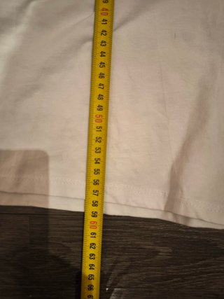 Camiseta con mangas de lentejuelas