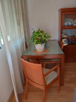 Mesa comedor + 4 sillas