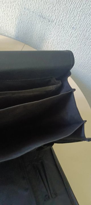 Maletín ejecutivo de cuero negro