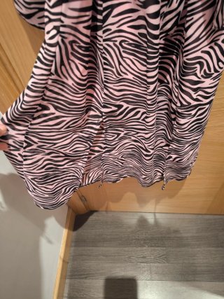 Vestido estampado cebra rosa y negro