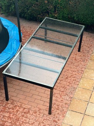 Mesa de jardín metálica y cristal de 110x220