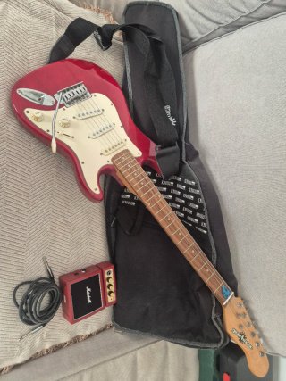 Guitarra Eléctrica Niños + Amplificador Marshall