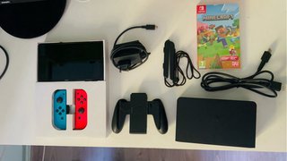 Nintendo Switch OLED Rosso e Blu + Extra in OFFERTA!