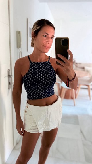 Camiseta Primark azul con anclas con etiqueta