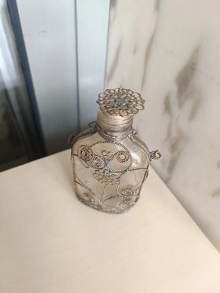 Antiguo perfumero