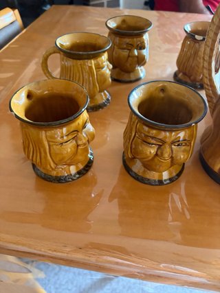 Set di figure in ceramica vintage per liquori/vini