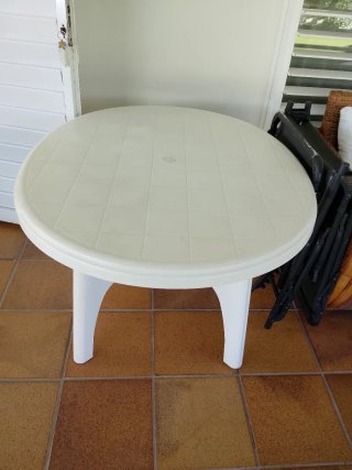 Mesa de jardín ovalada 1,20 x 1,00 m 25 €