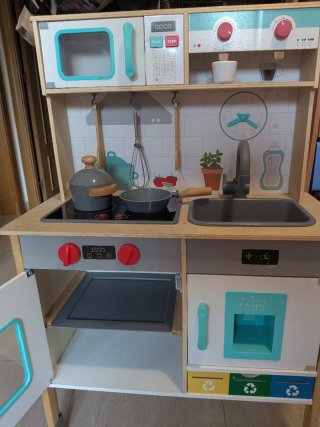 Cocinita infantil de madera