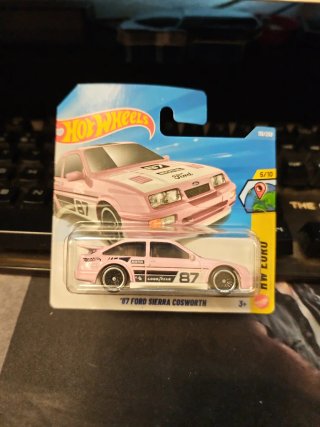 Hot Wheels '87 Ford Sierra Cosworth Rosa
