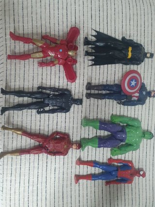 Muñecos Superhéroes Marvel y DC