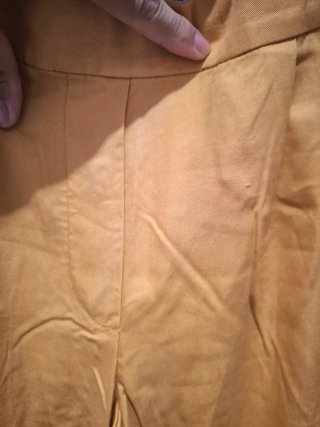 Pantalones amarillos tirando a mostaza